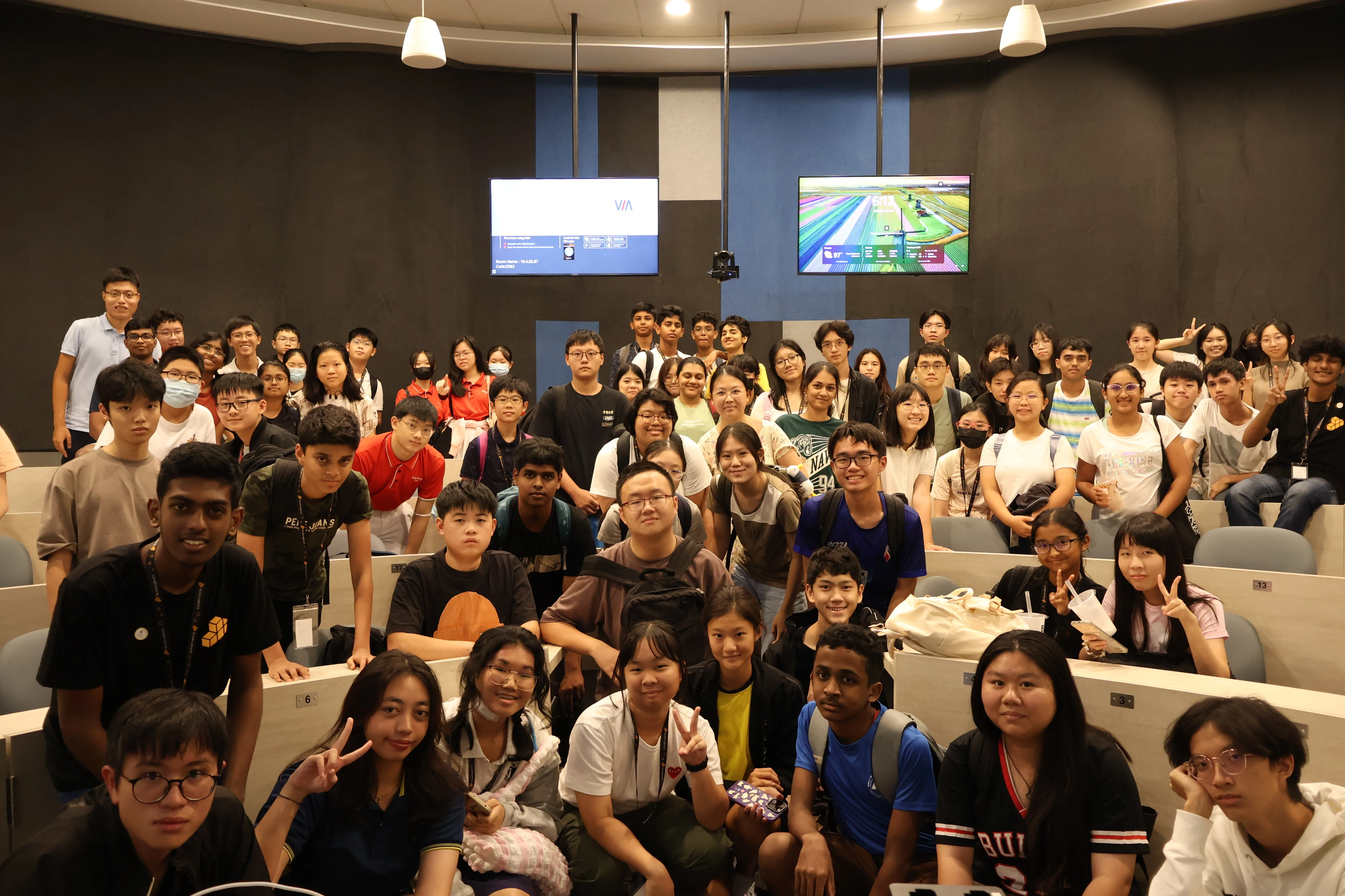 Group of students at a workshop during the 2024 BuildingBloCS June Conference